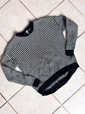 RVCA • Sweater